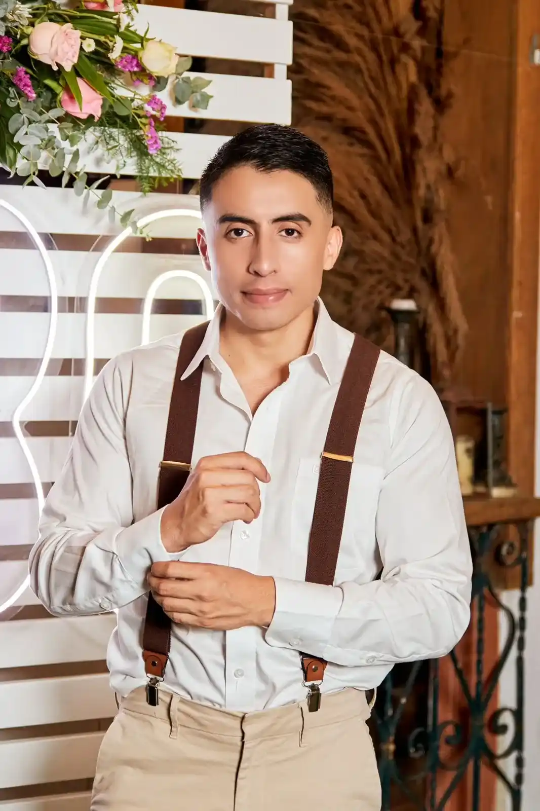 Dr. Eine Yesid Benavides Tulcán